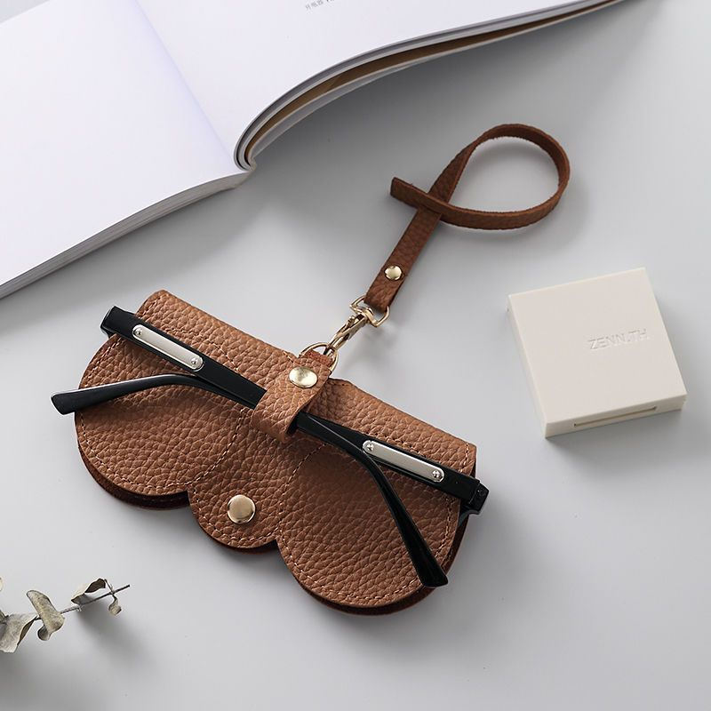 Retro Glasses Bag Portable Fashion Glasses Case Super Cute Sunglasses Protective Cover Eye Clip Portable PU Leather Eyeglass Case Box Pouch Protection from Getting Scratches Lightweight Soft Eyewear Bag For Women