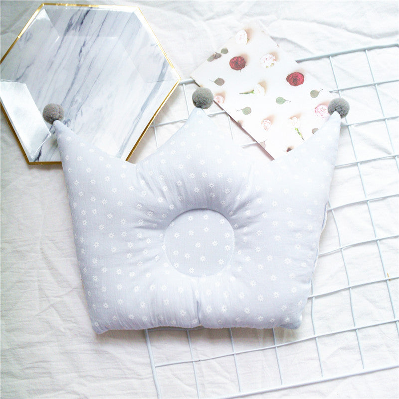 Newborn Baby Shaping Pillow Cute Crown Shape Backrest Cushion Anti-head Correction Bed Neck Support Pillows Baby Pillow Baby Bedding Air Mesh Organic Cotton Soft Baby Pillow Newborn Anti Flat Head Syndrome for Crib Cot Baby Pillow