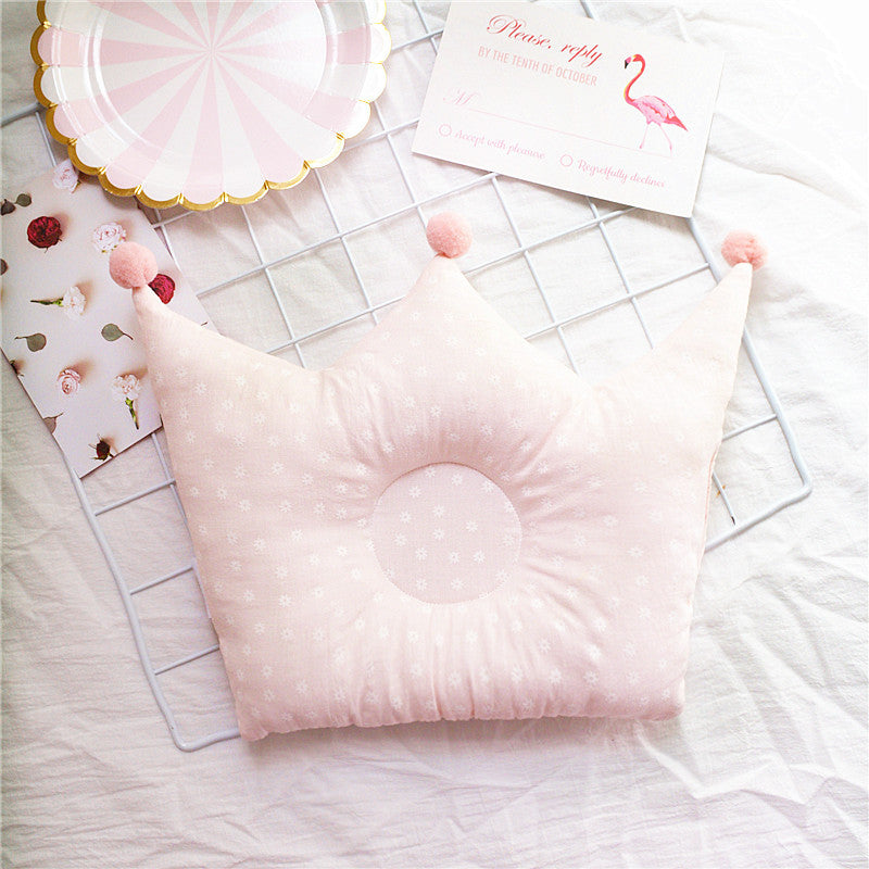 Newborn Baby Shaping Pillow Cute Crown Shape Backrest Cushion Anti-head Correction Bed Neck Support Pillows Baby Pillow Baby Bedding Air Mesh Organic Cotton Soft Baby Pillow Newborn Anti Flat Head Syndrome for Crib Cot Baby Pillow