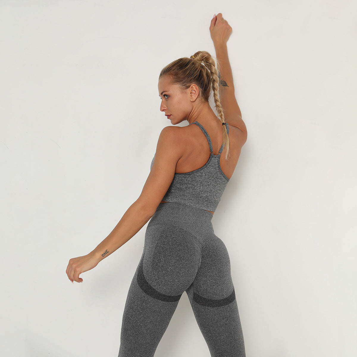 New Beautiful Back Seamless Sports TOP Vest Push Up Sports Tops Fitness For Women And Girls Sport Female Sport Gym Top Padded Gym Brassiere Sports