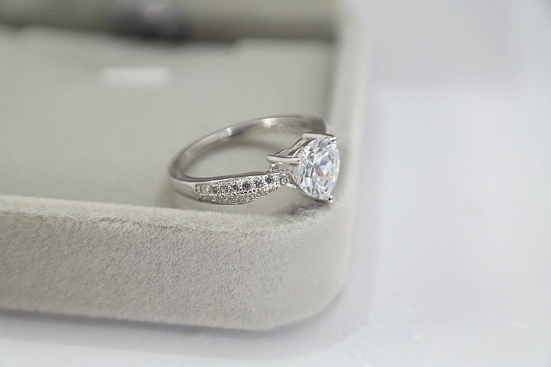 New 925 Sterling Silver Luxury Zircon Diamond Ring Elegant Wedding Fine Epic Jewelry Design