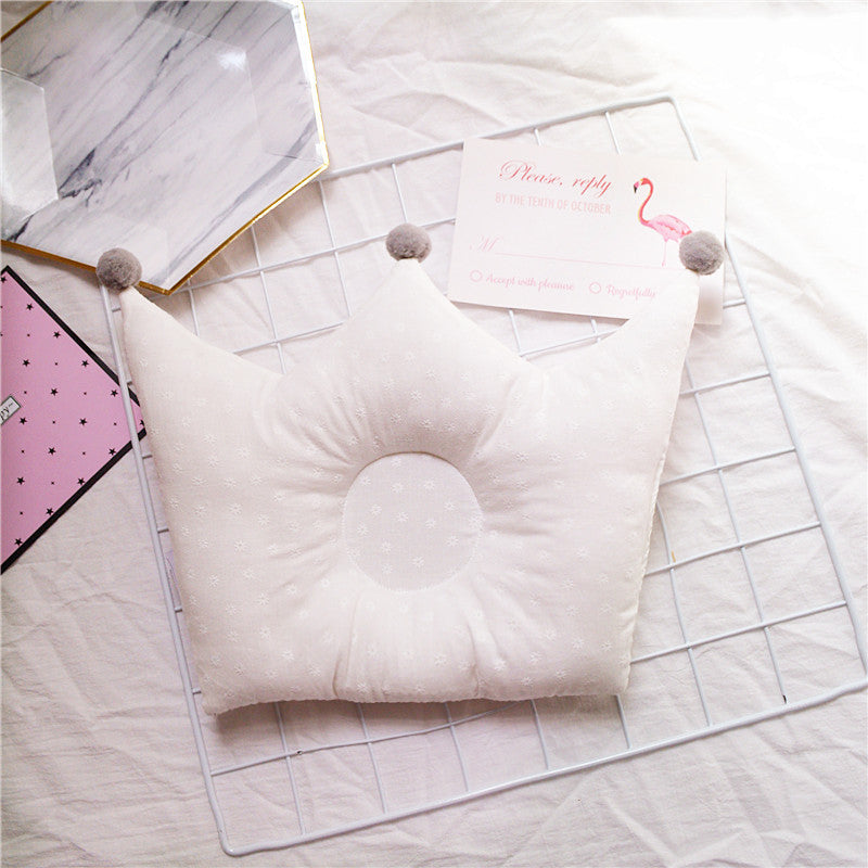 Newborn Baby Shaping Pillow Cute Crown Shape Backrest Cushion Anti-head Correction Bed Neck Support Pillows Baby Pillow Baby Bedding Air Mesh Organic Cotton Soft Baby Pillow Newborn Anti Flat Head Syndrome for Crib Cot Baby Pillow