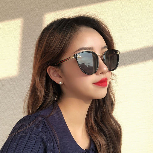 Luxury Modern Retro Bee Fashion Cat  Eye Sunglasses For Women and Girls  Brand Design Sunglasses With UV400 Protection