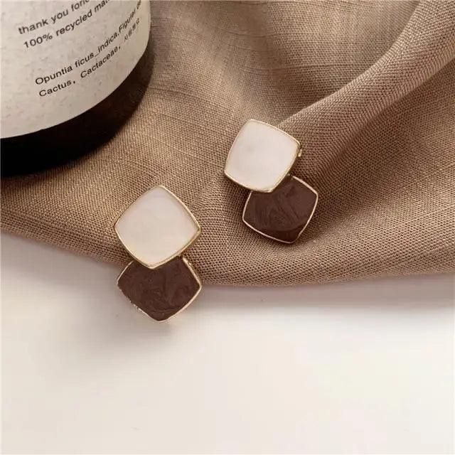 Modern Luxury Elegant Women and Girls New Brown Earrings For Women Vintage Style Trendy Elegant Jewelry Ladies Accessories - ALLURELATION - 573, earrings, earrings for girls, earrings for ladies, Elegance earrings, fashionable earrings, Fashionable ladies jewelry, gift earrings, jewelry, matching jewelry, party earrings, Stylish Brown women's earrings, trendy earrings, Vintage Earrings for women, wedding jewelry - Stevvex.com