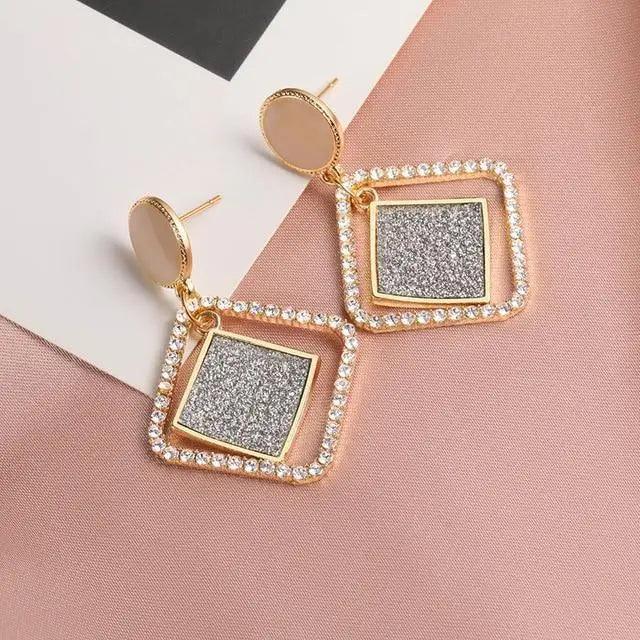New Glamorous Acrylic Round Heart Gold Earrings For Women And Girls - Trendy Women’s Jewelry For Party And Wedding