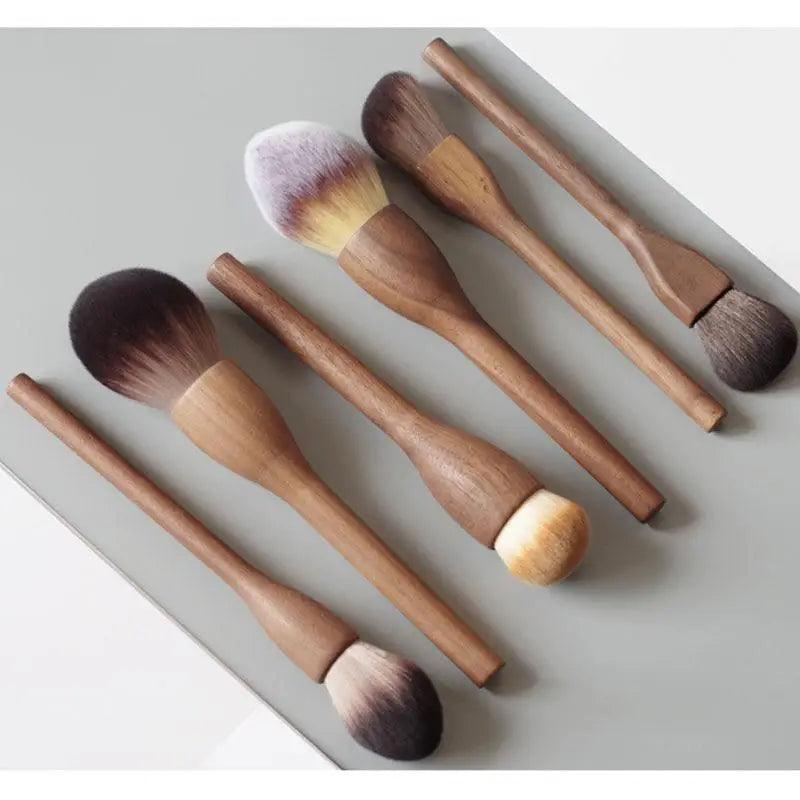 Vintage Style 1Pcs European Wood Handle Makeup Brush High Quality Loose Powder Brush Foundation Brush Super Soft