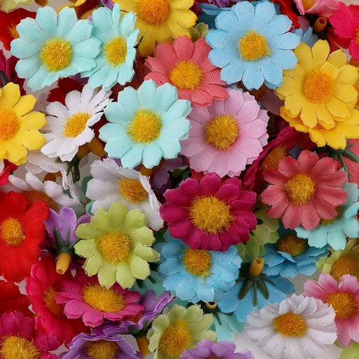 100PC/lot 2.5cm Mini Daisy Decorative Flower Artificial Silk Flowers Party Wedding Decoration Home Decor (without stem) Decoration Flowers Wall Heads for Home Wedding Decoration Wreath Accessories Craft Fake Flower