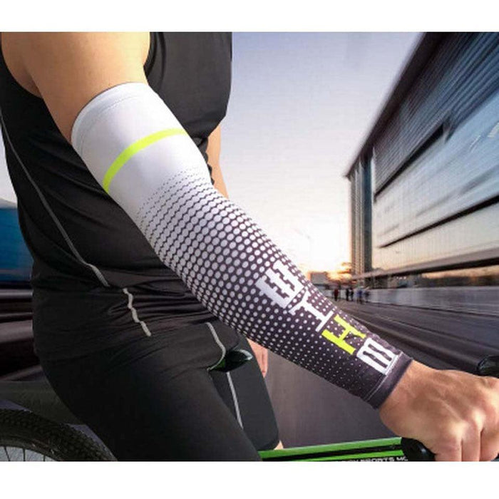 1Pair Cool Men Cycling Running UV Sun Protection Arm Cover Protective Arm Sleeve Bike Sport Arm Warmers Arm Sleeves Hand Sleeves For Biking Cycling Golf Outdoor Sports Outdoor Arm Sleeves Arm Cover For Men