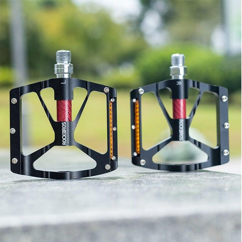 Bicycle Pedals Aluminum Alloy Ultralight Non-Slip Rainproof Reflective Bearing Road Bike Pedal Cycling Accessories Mountain Bike Pedals Ultra Strong Aluminum Alloy Flat Pedals Cycling Sealed Bearings Light Weight And Large Platform