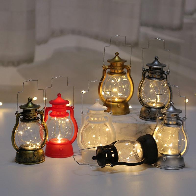 Christmas Retro Small Oil Lamp Electronic Candle Light LED Creative Christmas Tabletop Lanterns Vintage Outdoor Candle Lantern Decorative With LED Candle Light For Christmas Decoration Wind Lanterns Gift