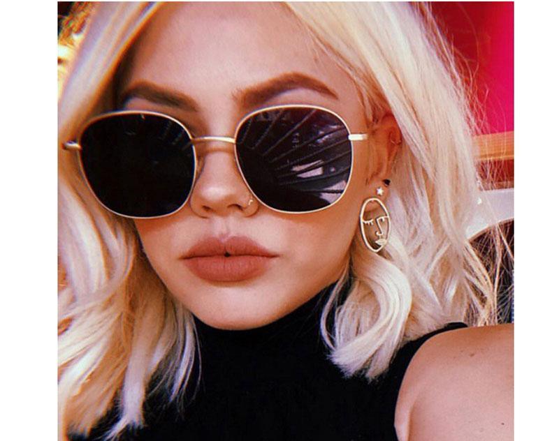 Classic Square Sunglasses for Women Men with Spring  Classic Vintage Women Sunglasses New High Quality Eyewear For Women/Men New Luxury Retro Shapes Glasses For Women