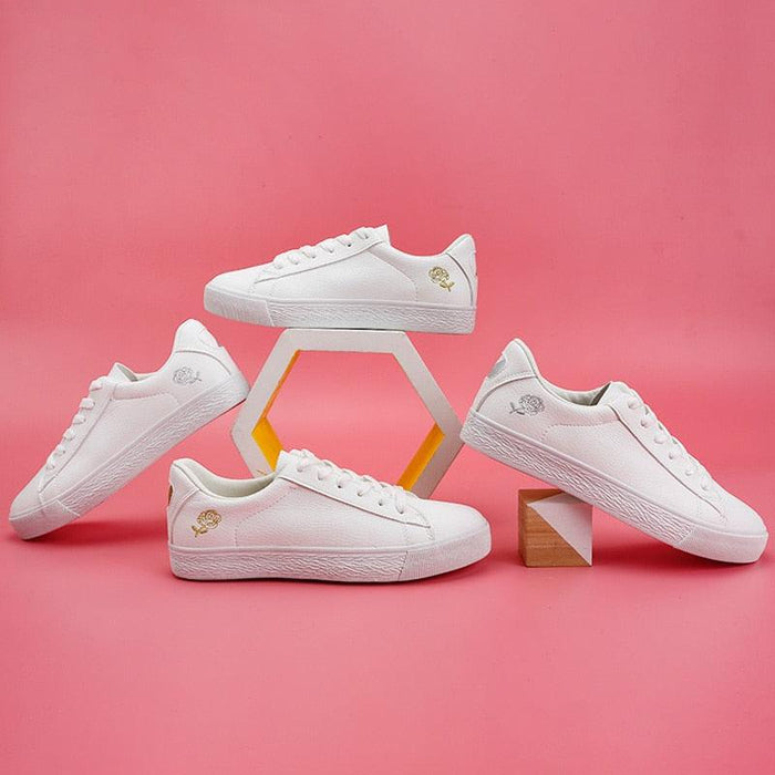 Elegant White Sneakers Womens Spring Summer Breathable Sneakers Flat Shoe Causal Womens Walking Shoes Slip On Mesh Lightweight Comfortable Sneakers