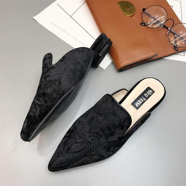 Fashion Embroidery Women Fur Slides Half Slippers Velvet Shoes Flats Flower Decoration Low Heel Flats Leather Slip On Backless Sandals For Girls Womens Work Slides Shoes