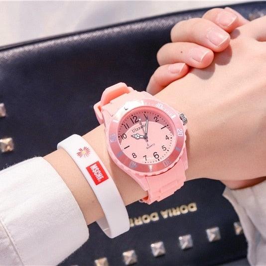 Fashion Silicone Women Watches Simple Sport Quartz Wristwatches Fresh Children Clock Casual Quartz Wristwatch Silicone Band Watch For Women Girls Student Watches