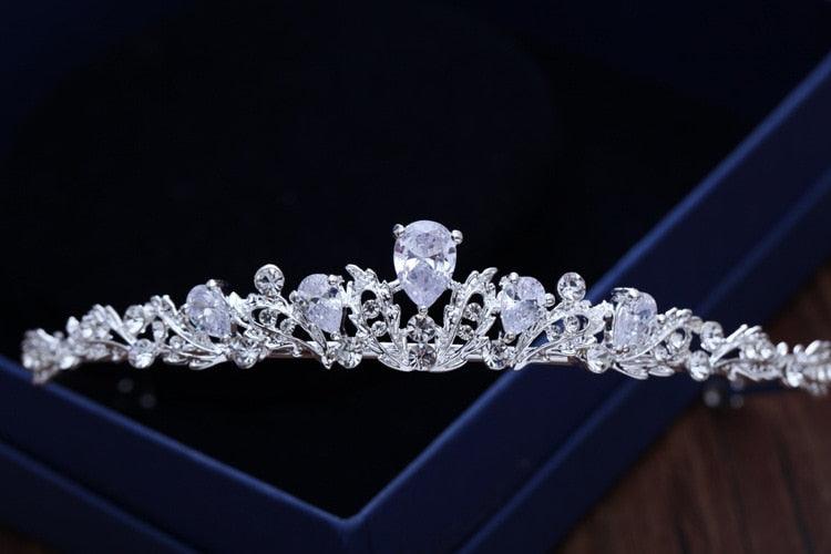 Fashion Zircon Bridal Tiara Headpiece Silver Color Crystal Wedding Crown Hair Accessories Women Birthday Party Rhinestone Crowns Princess Crown For Women Silver Queen Crowns Rhinestone Tiara For Prom Party Christmas