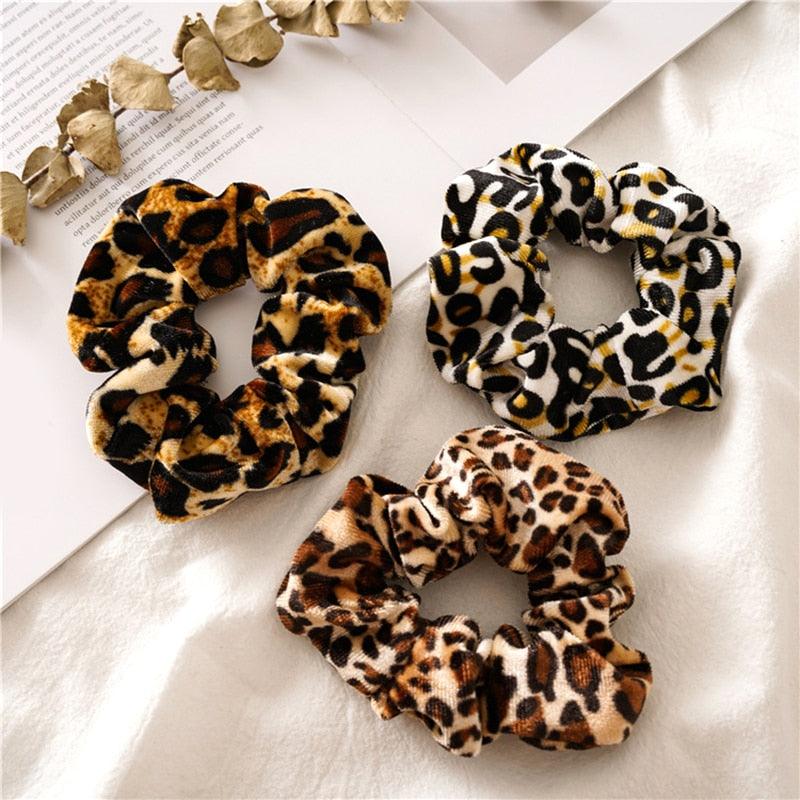Leopard Velvet Scrunchies Hair Accessories For Women Girl Elastic Hair Ring Hair tie Ponytail Holder Rubber Hair Band Ponytail Holder Accessories for Women And Girls
