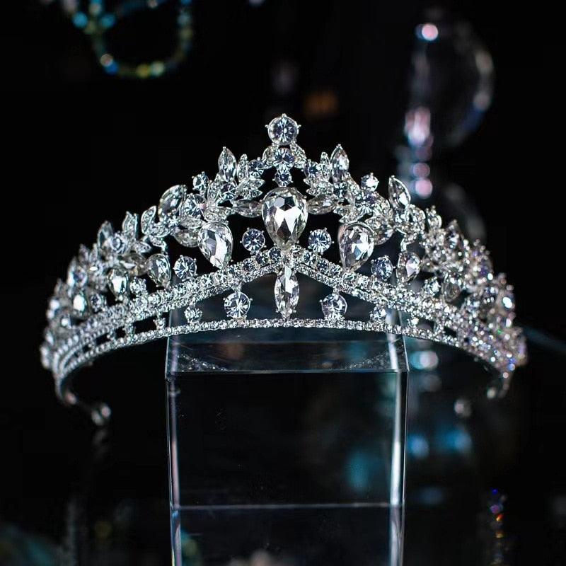 Luxury Silver Color Crystal Bridal Tiaras Crown Rhinestone Pageant Headpieces Wedding Hair Accessories Crystal Wedding Crown Princess Tiara For Halloween Party Prom Pageant Crown Cake Topper Hair Accessories