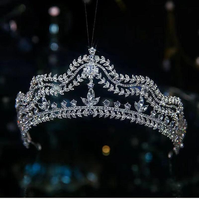 Luxury Silver Color Crystal Bridal Tiaras Crown Rhinestone Pageant Headpieces Wedding Hair Accessories Crystal Wedding Crown Princess Tiara For Halloween Party Prom Pageant Crown Cake Topper Hair Accessories