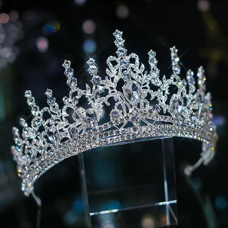 Luxury Silver Color Crystal Bridal Tiaras Crown Rhinestone Pageant Headpieces Wedding Hair Accessories Crystal Wedding Crown Princess Tiara For Halloween Party Prom Pageant Crown Cake Topper Hair Accessories