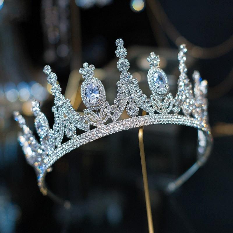 Luxury Silver Color Crystal Bridal Tiaras Crown Rhinestone Pageant Headpieces Wedding Hair Accessories Crystal Wedding Crown Princess Tiara For Halloween Party Prom Pageant Crown Cake Topper Hair Accessories