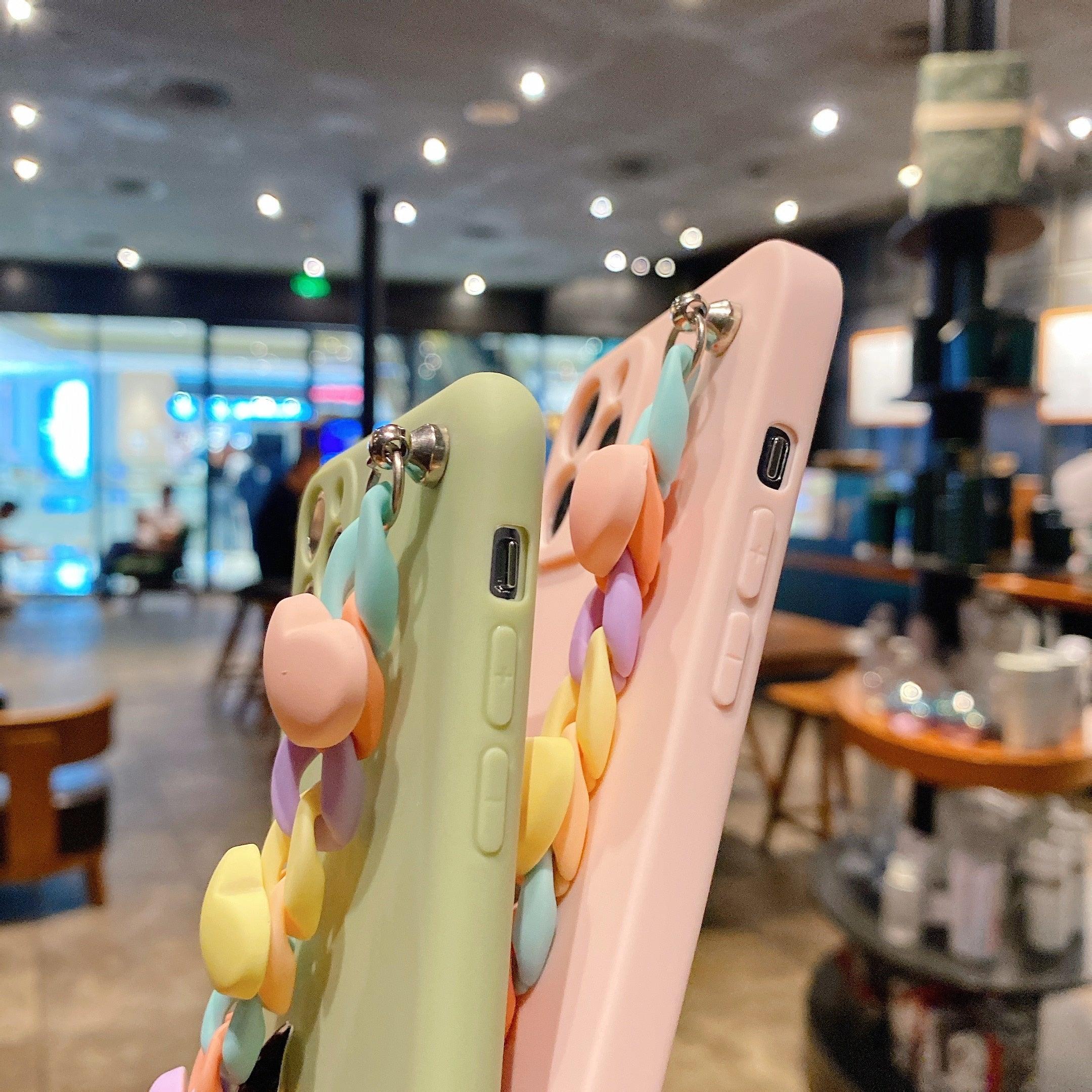 Modern Colorful Bracelet Phone Case For iPhone 11 12 13 Pro Max X XS XR 6 7 8 Plus 12 Mini Colorful Heart-Shaped Chain Silicone Cute Heart Chain Back Cover for iPhone 12 Pro Max Soft Silicone Back Cover