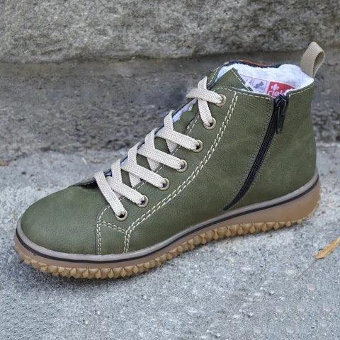 Modern Womens Warm Soft Boots Winter Plush Casual Sports Shoes Trend Retro Ankle Boots Outdoor Walking High Top Sneaker Winter Warm Hook Loop Snow Plush Lining Walking Shoes