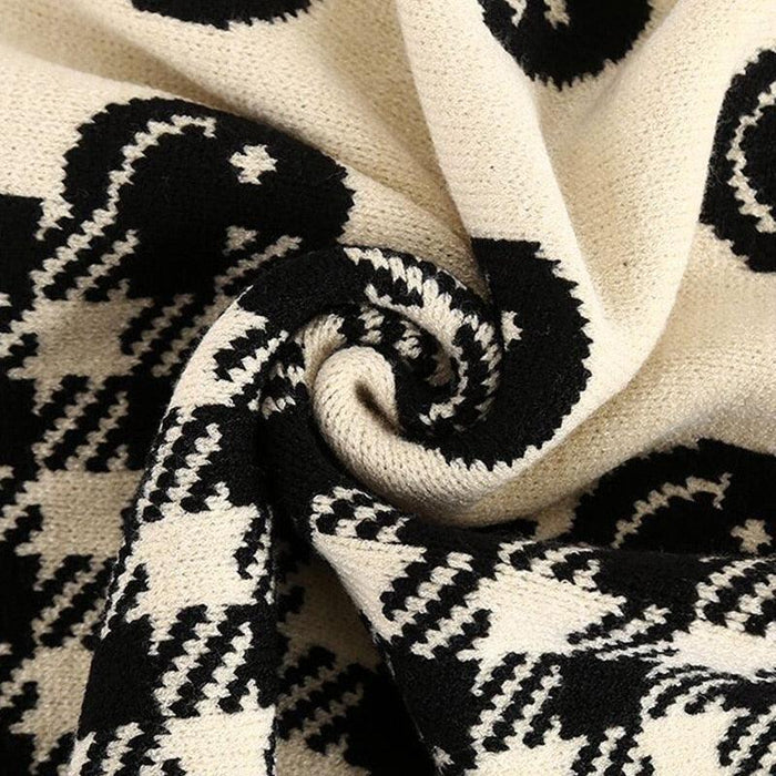 New Luxury Winter Soft Wool Knitted White and Black Double-sided Smiley Face Scarf Head Wraps Shawls Hijabs Shawls Escharpe Elegant Shawl For Female