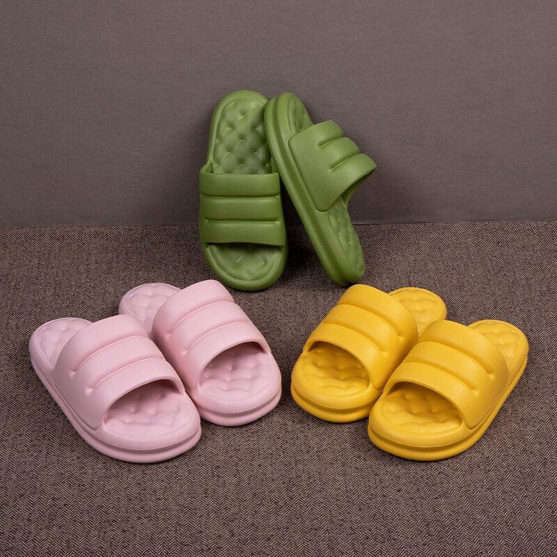 New Thicker EVA Sofa Slides Sole Soft Indoor Slippers Men Women Anti-Slip Sandals Summer Bathroom Platform Shoes Open Toe Soft Slippers Thick Lightweight Non-Slip Shower Bath Cloud Slides Pool Gym House Sandals