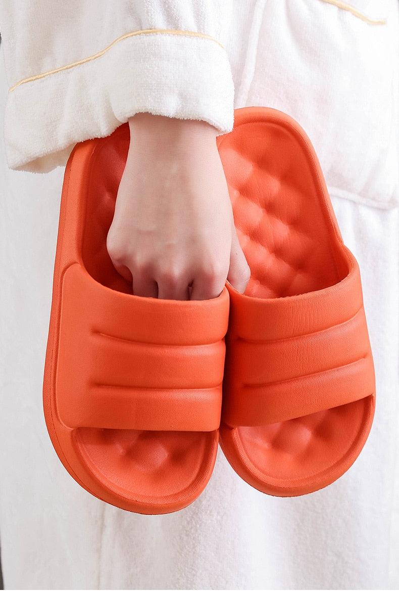 New Thicker EVA Sofa Slides Sole Soft Indoor Slippers Men Women Anti-Slip Sandals Summer Bathroom Platform Shoes Open Toe Soft Slippers Thick Lightweight Non-Slip Shower Bath Cloud Slides Pool Gym House Sandals