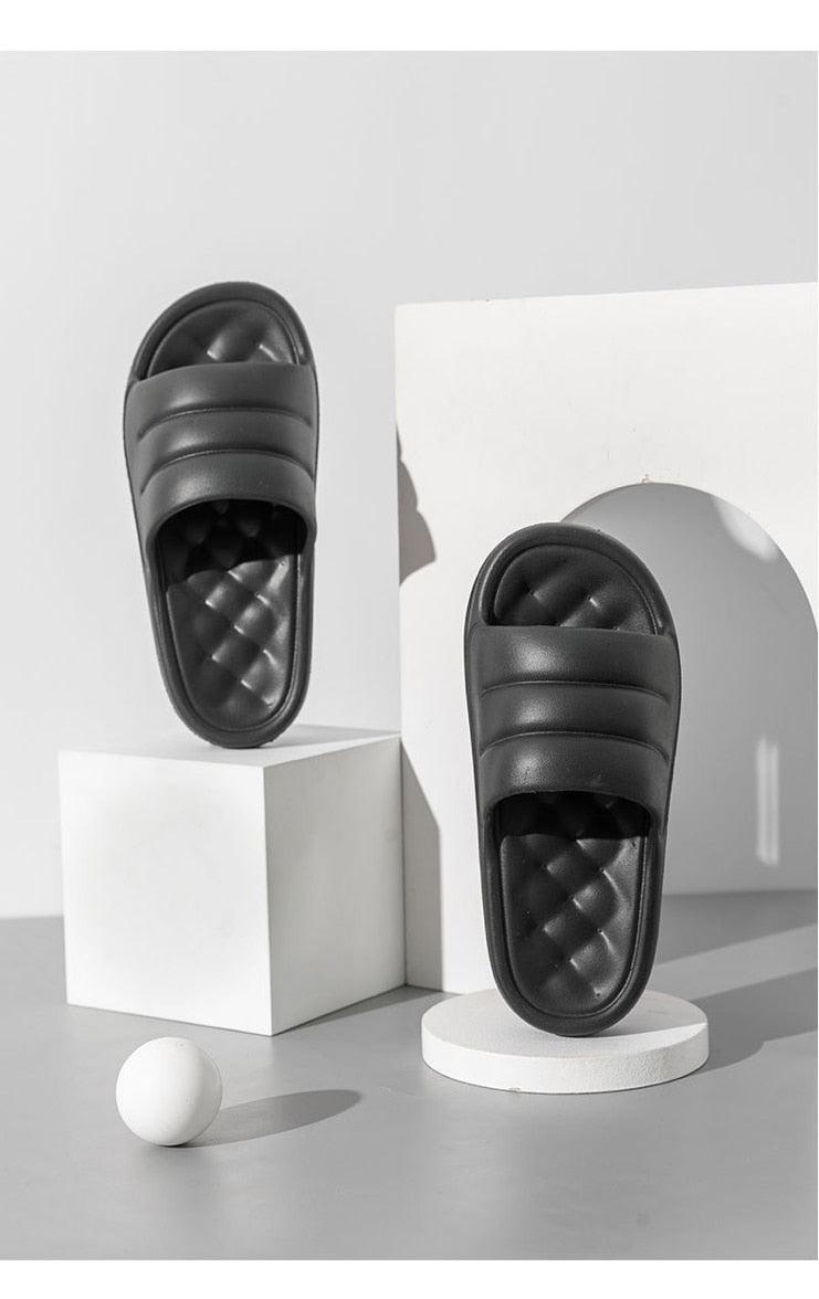 New Thicker EVA Sofa Slides Sole Soft Indoor Slippers Men Women Anti-Slip Sandals Summer Bathroom Platform Shoes Open Toe Soft Slippers Thick Lightweight Non-Slip Shower Bath Cloud Slides Pool Gym House Sandals