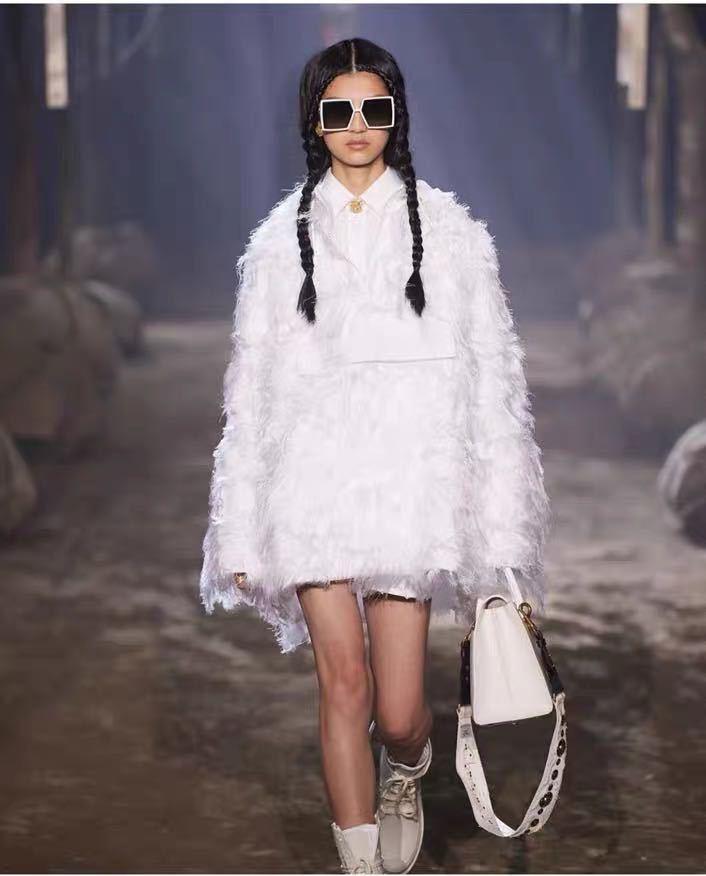 Square Oversized Sunglasses for Women Men Flat Top Fashion Shades Big Frame Sunglasses For Women With Hollow Glasses & New Legs Fashionable Sunglasses For Men & Women