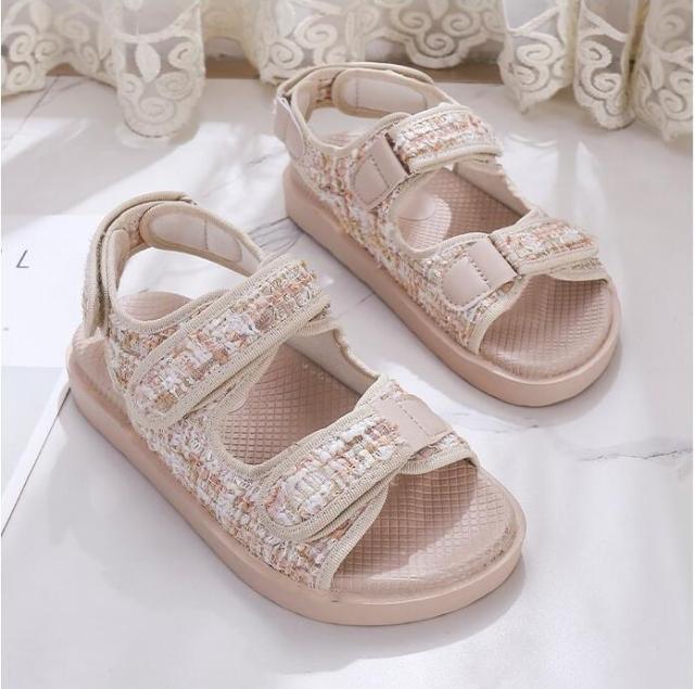 Trendy Black Sandals Summer New Flat Embroidery Thick-Soled Casual Design Hiking Sandals Outdoor Sport Sandals Athletic Sandals Walking Water Women Shoes For Summer