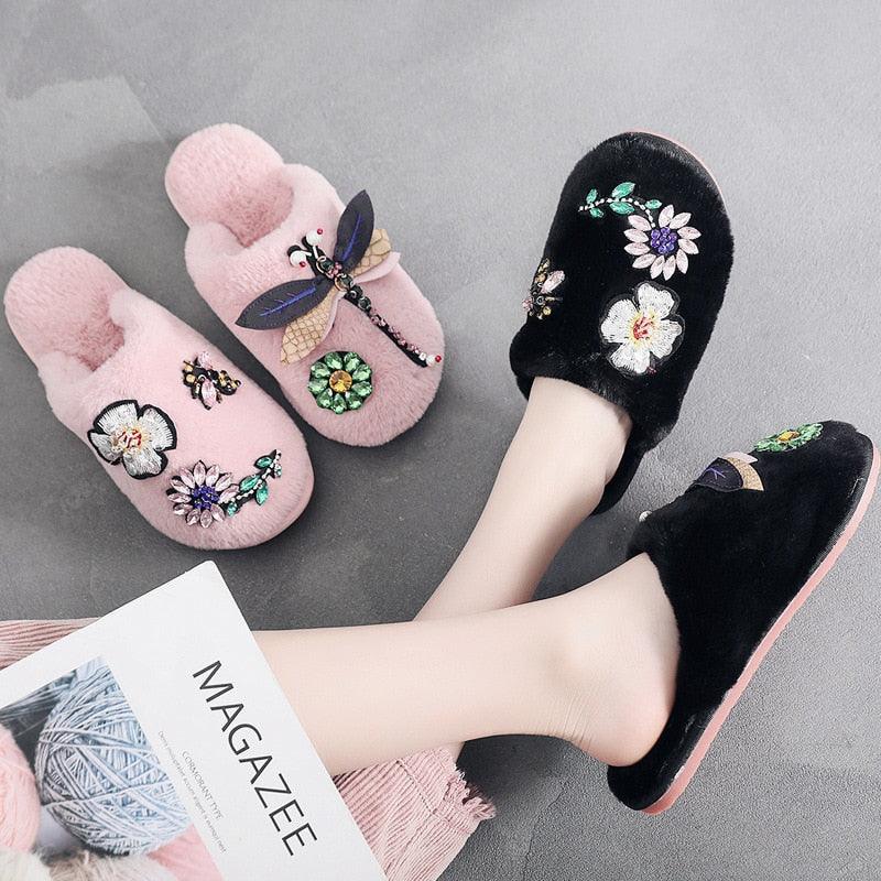 Winter Women Slippers Warm Plush Luxury Flip Flops Fur Slides Flat Lightweight Soft Indoor Slippers Soft Warm Memory Foam Slippers Faux Fur Lined Fluffy Slip On House Shoes