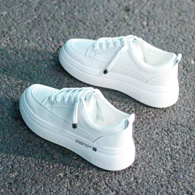Effortlessly Chic: Discover the Top 38 White Sneakers for Women in 2023