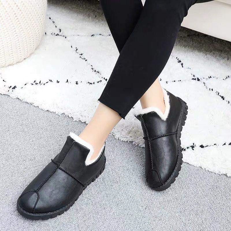 Women Winter Warm Luxury Shoes Waterproof Plush Leather Cotton Shoes Daily Home Non-slip Soft Sole Plush Lining Shoes Warm Fur Lined Booties Lace Up Flat Platform Elegant Comfortable Black Shoes